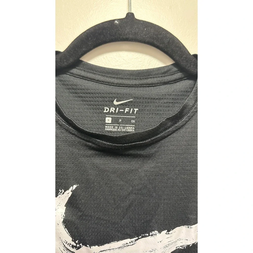 Nike Dri-FIT Kids Small Black Sleeveless Tank Top Brushstroke Swoosh Graphic